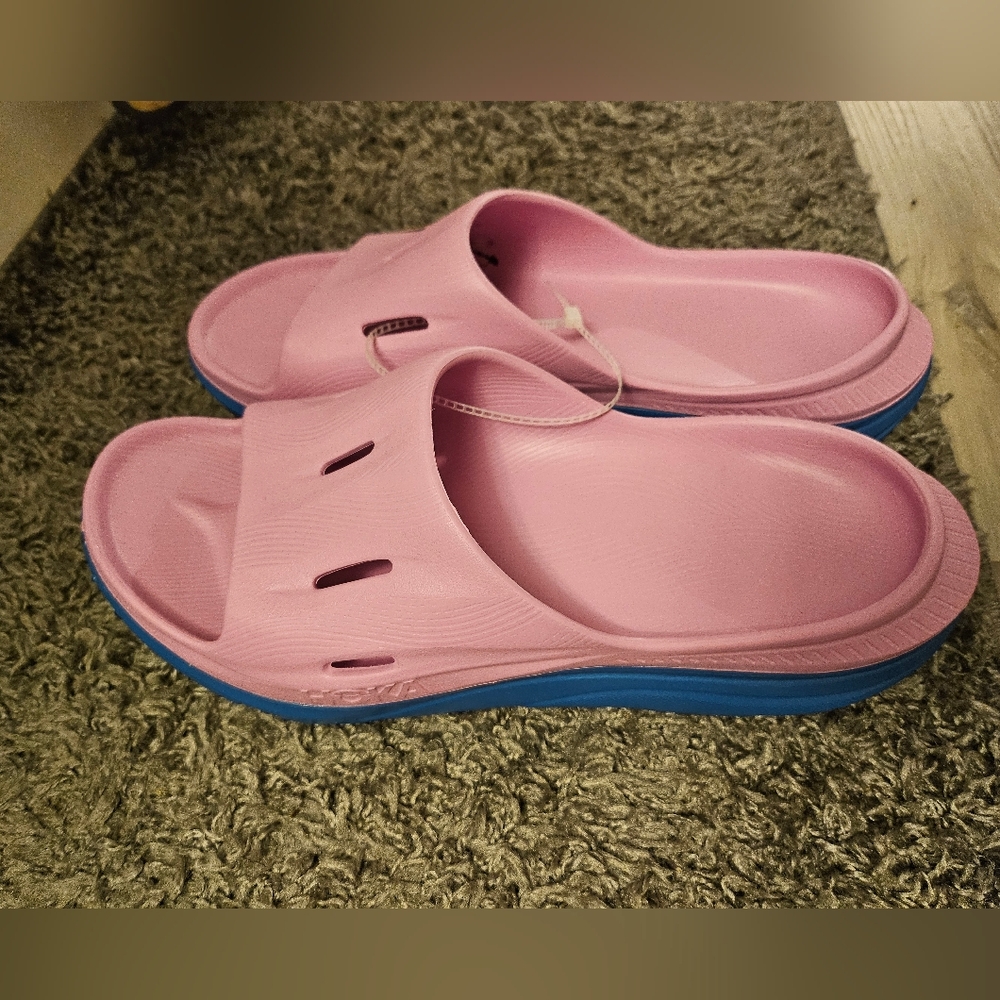Hoka Cyclamen and Coastal Sky Recovery Slides